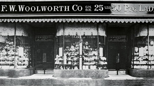 Woolworth Filiale 1927 Altes schwarz / weiß Bild der ersten deutschen Woolworth Filiale von außen